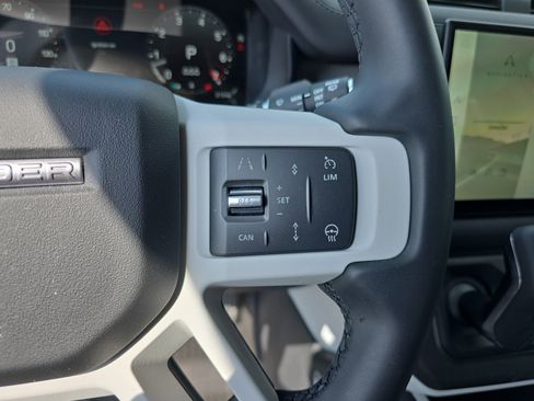 Certified 2025 Land Rover Defender 110 S image 32