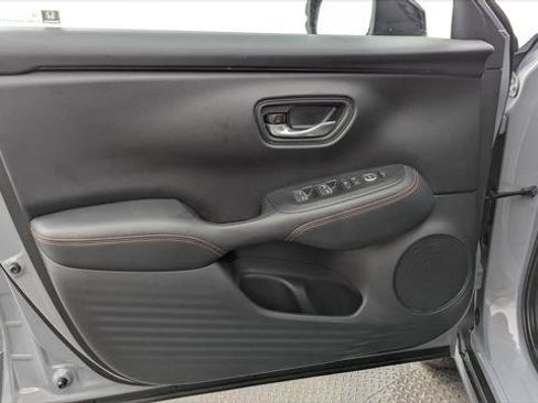 Used 2025 Honda HR-V Sport image 13