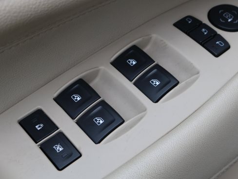 Used 2015 Cadillac Escalade Luxury image 11