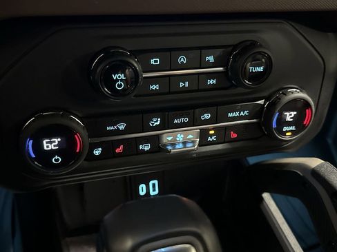 Used 2024 Ford Bronco Outer Banks AWD/4WD image 17