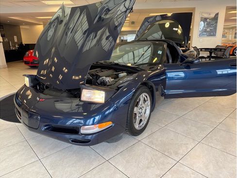 Used 1999 Chevrolet Corvette Coupe w/ Memory Pkg image 35