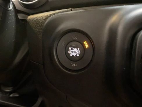 Used 2022 Jeep Wrangler Unlimited Sahara AWD/4WD image 41