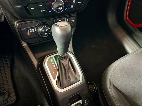 Used 2023 Jeep Renegade Trailhawk AWD/4WD image 18