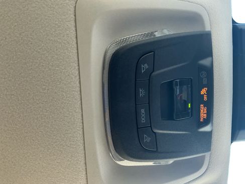 Used 2025 Toyota Corolla LE FWD image 18
