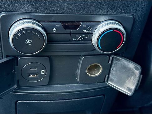 Certified 2022 Ford Explorer XLT w/ Equipment Group 202A image 28