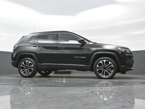 Used 2023 Jeep Compass Limited AWD/4WD image 30
