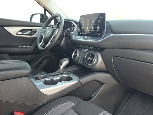 Used 2025 Chevrolet Blazer LT w/ Midnight/Sport Edition FWD image 19