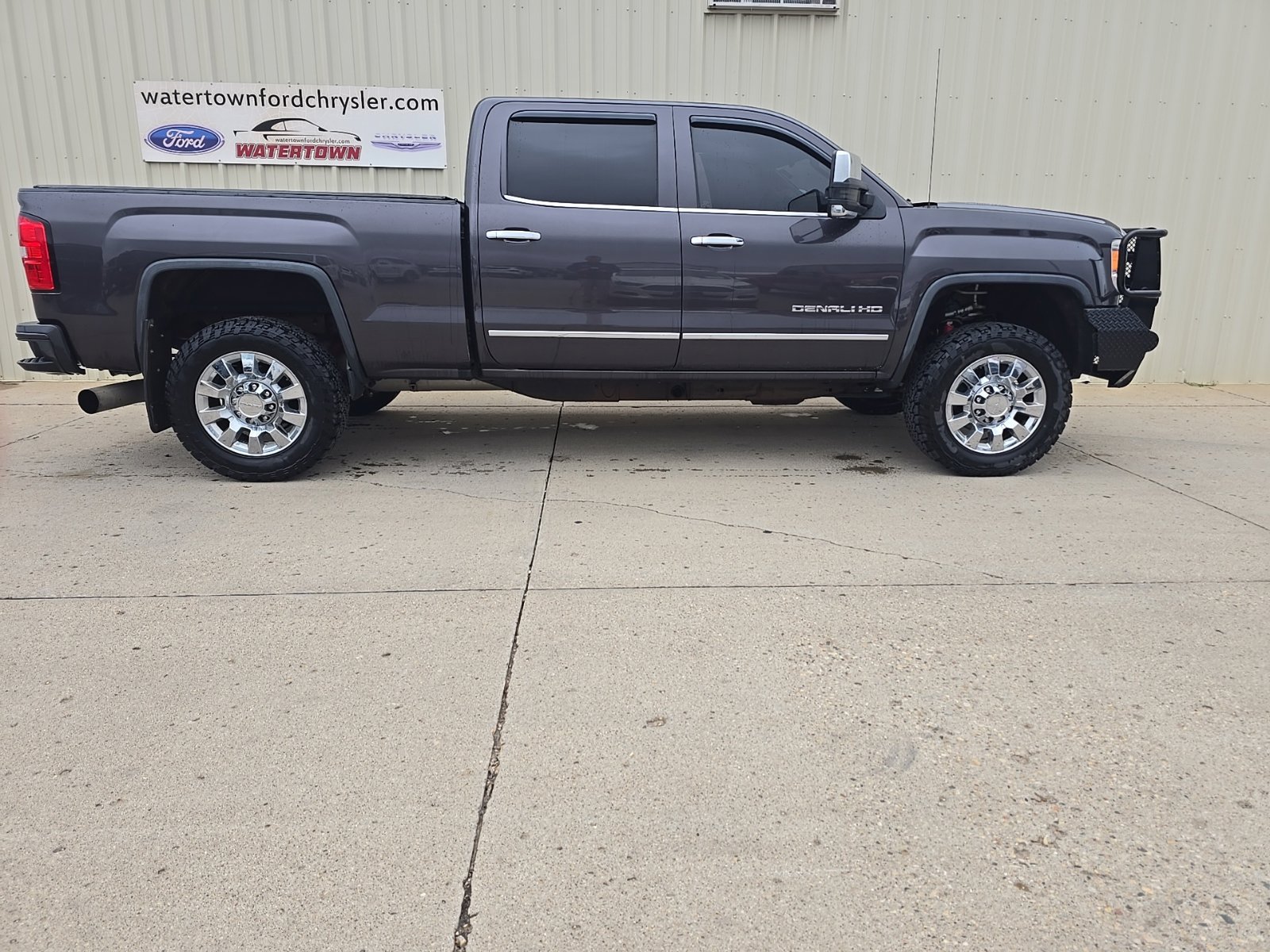Used 2015 GMC Sierra 2500 Denali w/ Duramax Plus Package AWD/4WD image 1