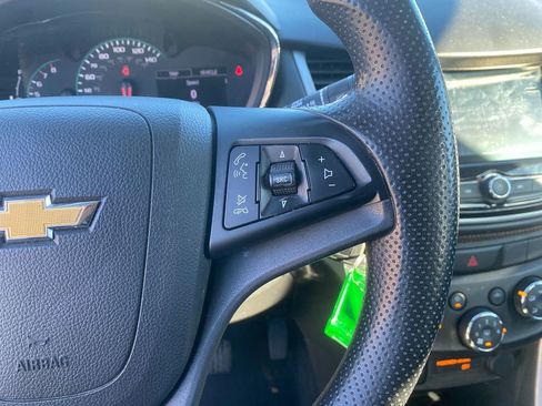 Used 2018 Chevrolet Trax LS image 17