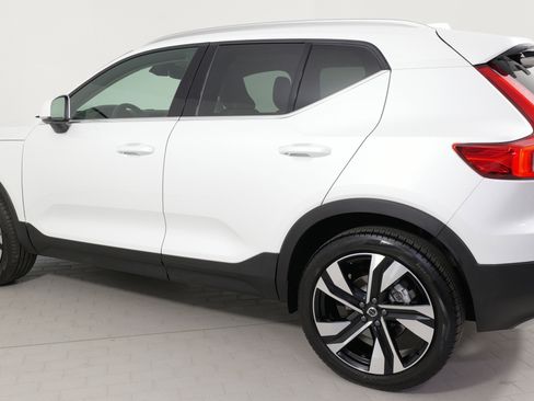 Used 2024 Volvo XC40 B5 Plus w/ Climate Package image 14