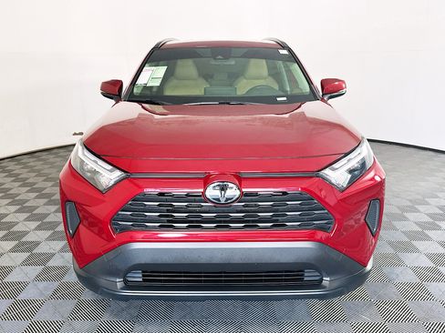 Used 2025 Toyota RAV4 LE AWD/4WD image 8