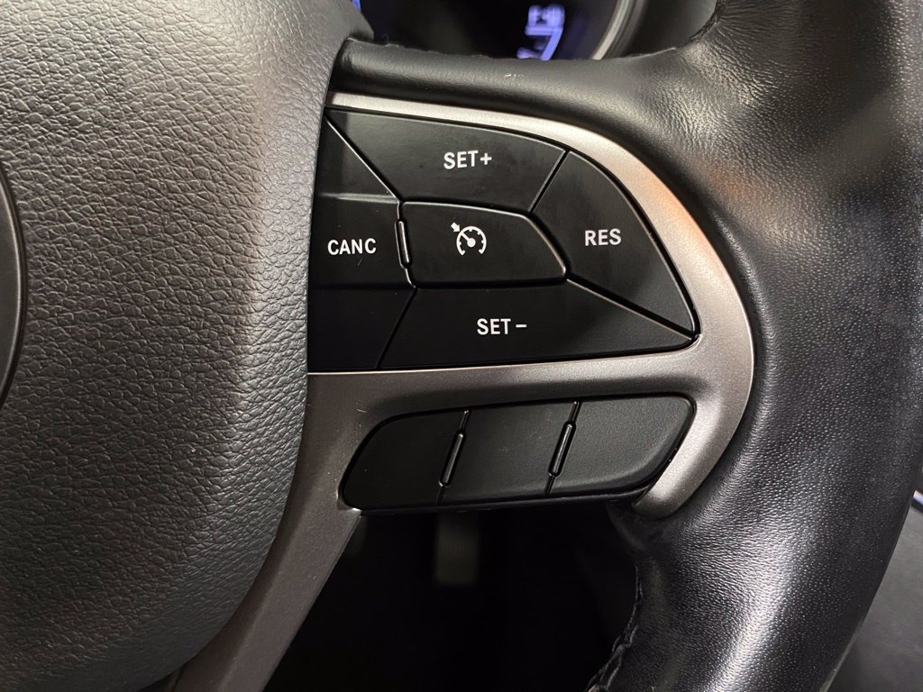 Used 2021 Jeep Grand Cherokee Limited AWD/4WD image 34