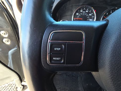 Used 2017 Jeep Wrangler Unlimited Rubicon w/ Max Tow Package image 18