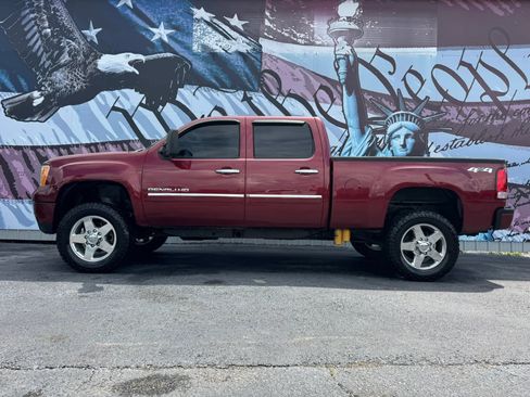 Used 2013 GMC Sierra 2500 Denali AWD/4WD image 1
