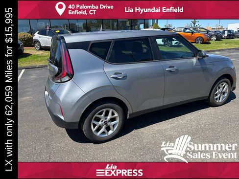 Used 2024 Kia Soul LX w/ Option Group 015 FWD image 3