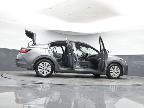 Used 2024 Nissan Sentra S image 48
