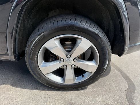 Used 2014 Jeep Grand Cherokee Overland AWD/4WD image 37
