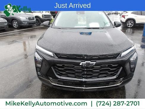 Used 2024 Chevrolet Trax ACTIV w/ Sunroof Package FWD image 2