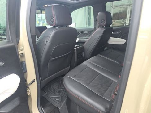 Used 2024 GMC Canyon AT4X w/ AT4X AEV Edition image 30