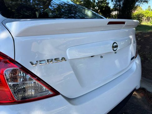 Used 2015 Nissan Versa w/ SL Tech Package FWD image 30