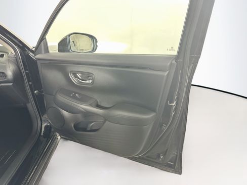 Used 2025 Honda HR-V LX image 29