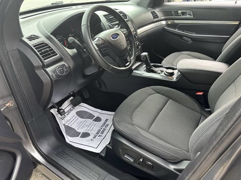 Used 2018 Ford Explorer XLT image 14