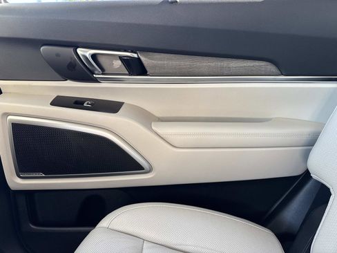 Used 2022 Kia Telluride EX w/ EX Premium Package image 15