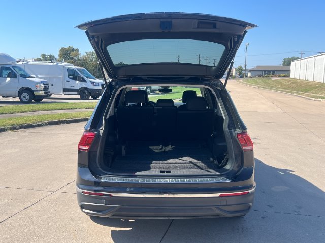 Used 2023 Volkswagen Tiguan SE FWD image 6