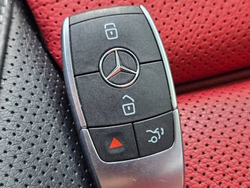 Used 2021 Mercedes-Benz GLB 250 4MATIC image 39