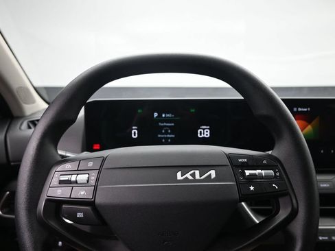 Used 2025 Kia K4 FWD image 12