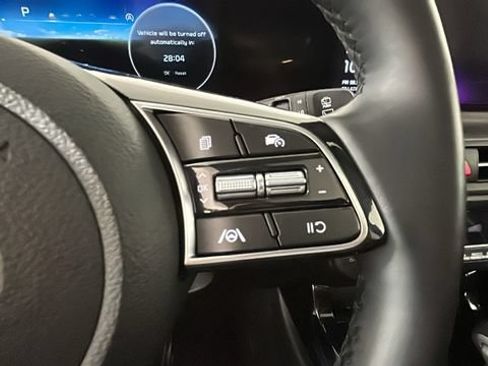 Used 2024 Kia Seltos EX AWD/4WD image 16