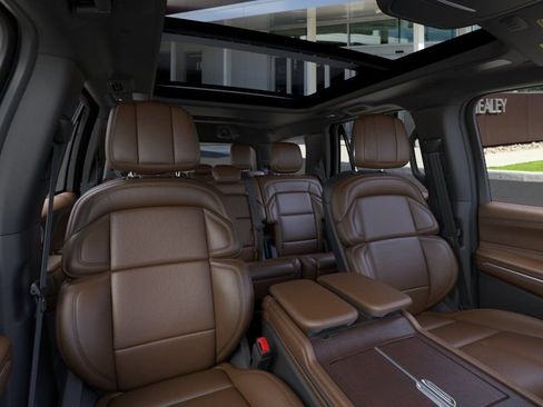 New 2025 Lincoln Navigator Reserve image 40