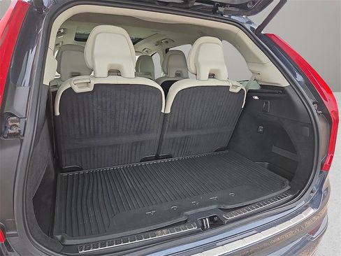 Used 2021 Volvo XC90 T6 Momentum w/ Advanced Package image 8