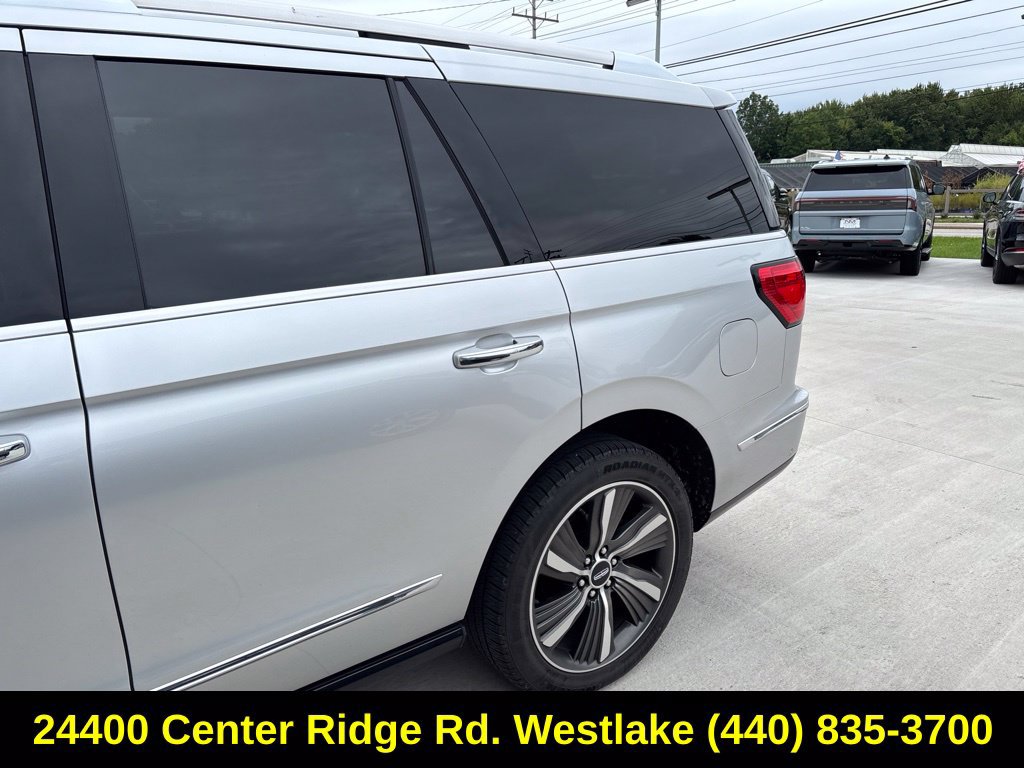 Used 2019 Lincoln Navigator Reserve AWD/4WD image 9