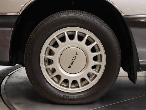 Used 1987 Acura Legend L image 35