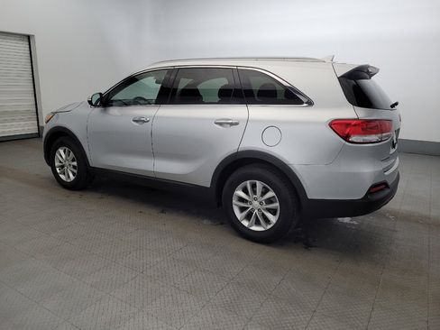 Used 2018 Kia Sorento LX image 3
