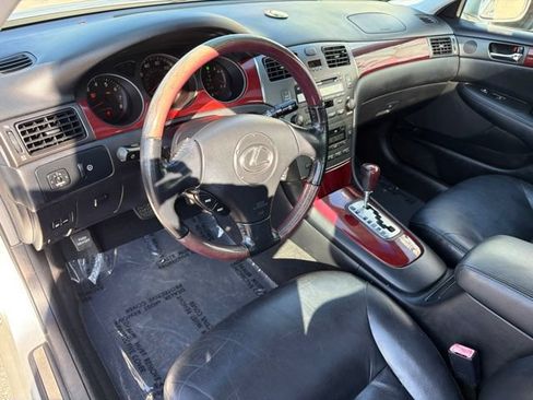 Used 2002 Lexus ES 330 w/ Premium Pkg FWD image 9