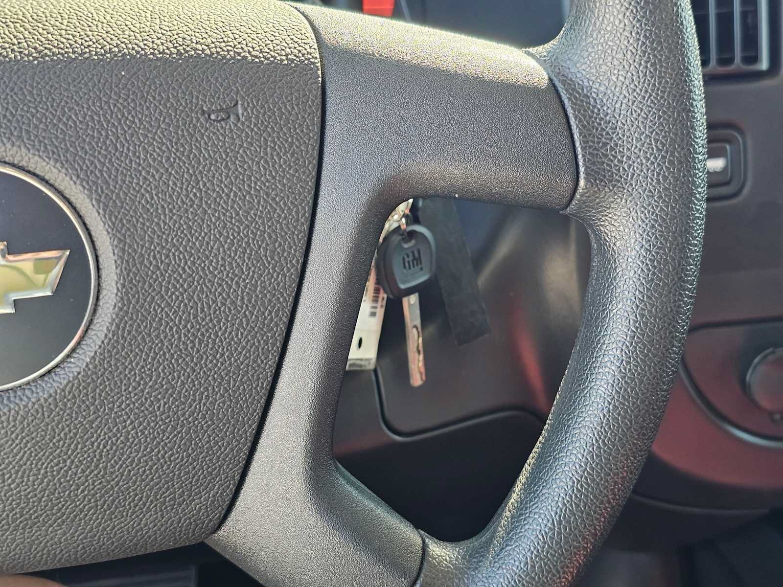 Used 2025 Chevrolet Express 2500 w/ Driver Convenience Package RWD image 33