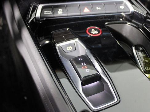 Used 2023 Audi e-tron GT Premium Plus image 24