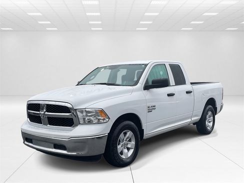 Used 2024 RAM 1500 Classic SLT image 3