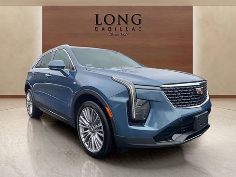 Used 2024 Cadillac XT4 Premium Luxury w/ Active Safety Package image 7