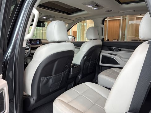Certified 2021 Kia Telluride SX w/ Towing Package AWD/4WD image 14