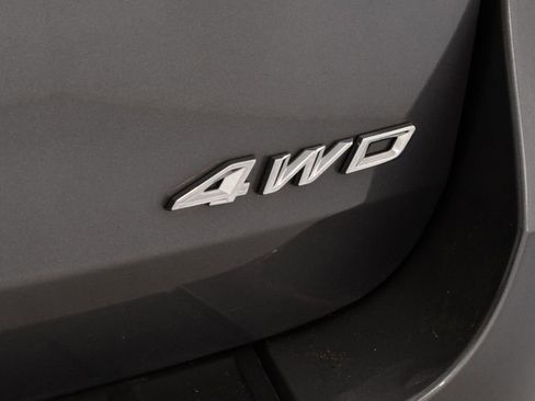 Used 2022 Ford Explorer XLT w/ Equipment Group 202A image 24