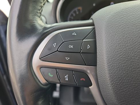 Used 2021 Jeep Grand Cherokee Overland image 23