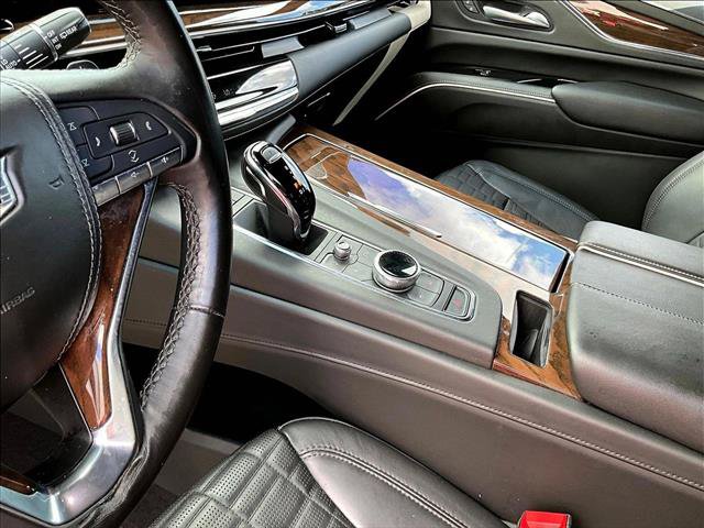 Certified 2024 Cadillac Escalade Sport Platinum w/ LPO, Floor Liner Package AWD/4WD image 15