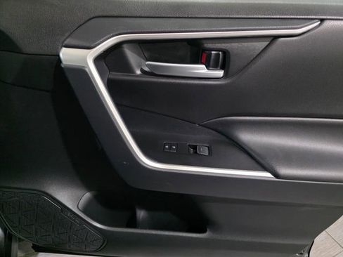 Used 2025 Toyota RAV4 XLE image 13