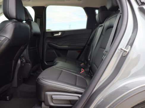 New 2025 Ford Escape SE image 10