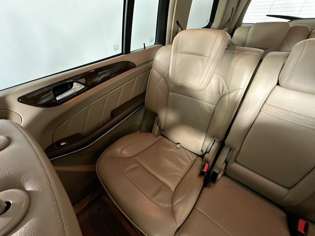 Used 2014 Mercedes-Benz GL 550 4MATIC image 12