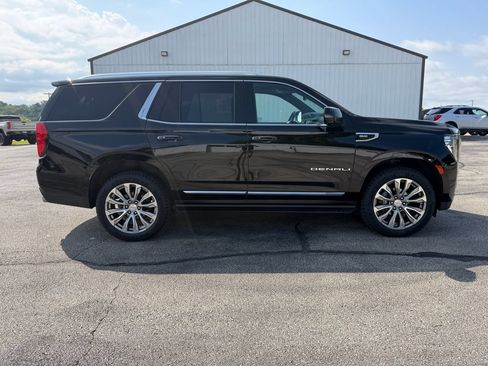 Used 2021 GMC Yukon Denali w/ Denali Premium Package AWD/4WD image 4
