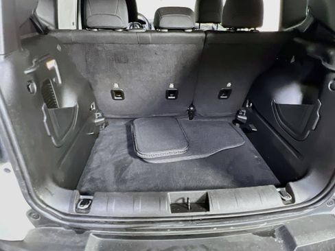 Used 2023 Jeep Renegade Latitude AWD/4WD image 24